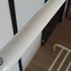 IKEA RIGGA（リッガ）ホワイト ハンガーラック（キャスター付き）の画像