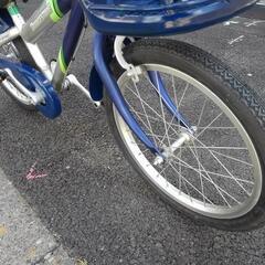 7/30 （水）~8/2（土）までお休み！中古子供自転車３６５１　前後タイヤ新品！　ブリヂストン　クロスファイヤーキッズ　１８インチ　ギヤなし　 身長１０６㎝前後　＊片足スタンドに変更可・無料（購入時のみ）の画像
