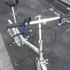 7/30 （水）~8/2（土）までお休み！中古自転車３６５２　前後タイヤ新品！　折り畳み自転車　１６インチ　ギヤなし　ダイナモライト　の画像