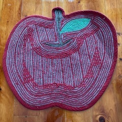 りんご型ラグ🍎ミニカーペット⭐︎インテリアの画像