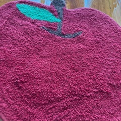 りんご型ラグ🍎ミニカーペット⭐︎インテリアの画像