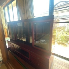 超大型のサイドボードの画像