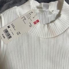 ユニクロ リブ ノースリーブ 白の画像