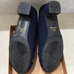 【美品・中古品】パンプス　紺色　23.0 EEEE　ネイビーの画像