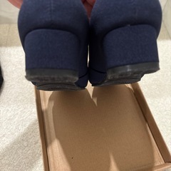 【美品・中古品】パンプス　紺色　23.0 EEEE　ネイビーの画像
