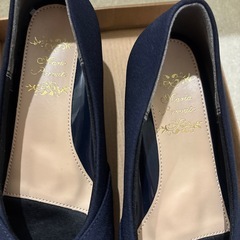 【美品・中古品】パンプス　紺色　23.0 EEEE　ネイビーの画像