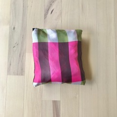 イケア 　SKYNKE　スキンケ　キャリーバッグ　エコバッグ　ピンク　グリーンの画像
