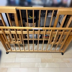 ベビーベッド 木製の画像