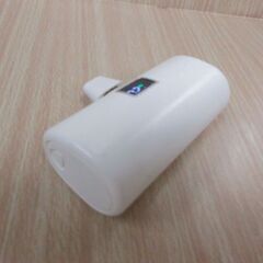 ( M-693 )モバイルバッテリー Lightning (ライトニング) ケーブル type-C タイプC 6000mAh ホワイト 白 コンパクト 小さめ 中古 動作確認済みの画像