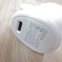 ( M-693 )モバイルバッテリー Lightning (ライトニング) ケーブル type-C タイプC 6000mAh ホワイト 白 コンパクト 小さめ 中古 動作確認済みの画像