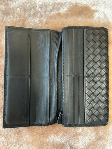ボッテガヴェネタ牛革ロングウォレット二つ折り長財布さいふレザー黒色系サイフ小銭入れ有本革男性用ユニセックスメンズレディースブラック ボッテガヴェネタ牛革ロングウォレット二つ折り長財布さいふレザー黒色