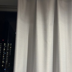 カーテンの画像