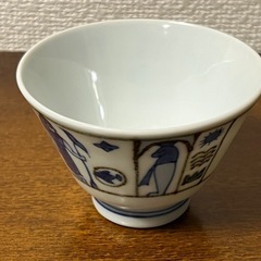 エジプト文字柄の湯呑み茶碗の画像