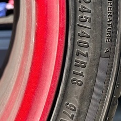 『値下げしました』アウディタイヤホイールナットセット245/40ZR18夏タイヤ中古品の画像