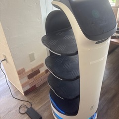 配膳ロボットの画像