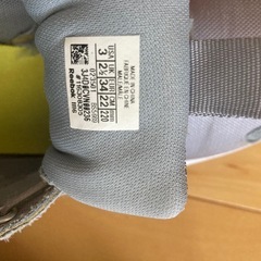 リーボックキッズスニーカーの画像