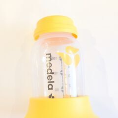 medela メデラ ソロ電動さく乳器（シングルポンプ）+ 「Quick Clean（クイッククリーン）電子レンジ除菌バッグ」1枚の画像