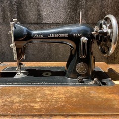 アンティークミシン(JANOME)の画像