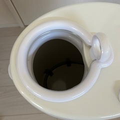 Ubbi(ウッビ) のオムツ用ゴミ箱の画像