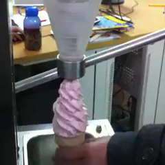 【業務用リアルフルーツアイスクリームマシン】ブレンダータイプ／中国工場直輸入・使用3か月・動作良好！の画像