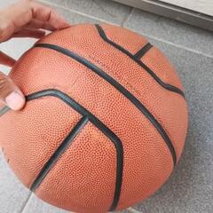 キレイ　NIKE 7号　バスケットボールの画像