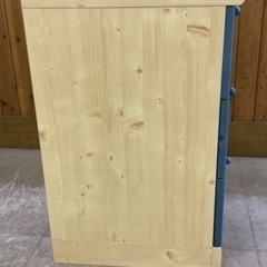 色とガラス窓が可愛い収納BOXの画像