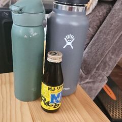 取引中 700円 Hydro Flask 500ml ウォーターボトルの画像