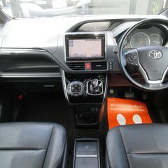 トヨタ　エスクァイア　ハイブリッドＧｉ　★1年保証★ロードサービス付　純正９型ナビ　地デジ　バックカメラ　Ｂｌｕｅｔｏｏｔｈ　後席モニター　両側パワースライド　黒革シートヒーター　クルコン　ＥＴＣ　置くだけ充電　ドラレコ　オートライト　ＬＥＤヘッド　純１５ＡＷの画像