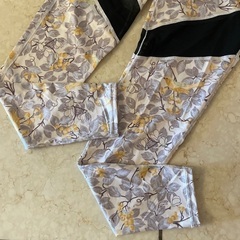 【新品】グンゼ　Toche ヨガウェア　10部丈レギンスの画像