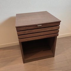 MKマエダ サイドテーブルの画像