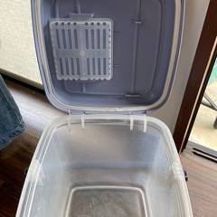アイリスオーヤマ　ペットフード密閉容器の画像