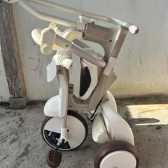折りたたみ三輪車の画像