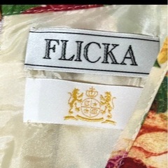 FLICKA フリッカ　ひざ丈　フレンチスリーブ　ワンピース　総柄　花柄　マルチカラーの画像