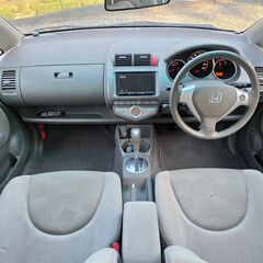 フィット☆1.5W☆車検令和8年9月☆実走行6万キロ台☆社外SDナビ☆CDオーディオ☆DVDビデオ☆地デジTV☆Bluetooth接続☆パドルシフト☆ETCの画像