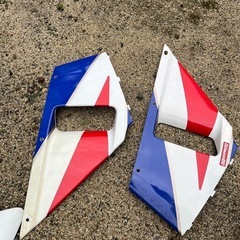 CBR400RR 純正カウルの画像
