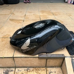 CBR400RR NC23 純正タンクの画像