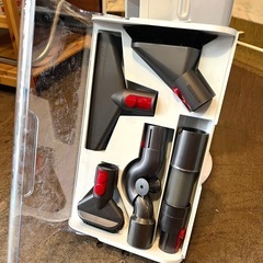 【武蔵小山店】 Dyson Cyclone V10 Fluffy &V8スティック　ダイソン 掃除機 片付けの画像