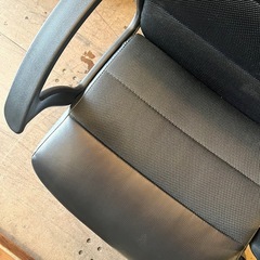 【武蔵小山店】OAチェア キャスターチェア オフィス アーム付き レザー調の画像