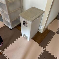 引越しに伴い処分する家具類の画像