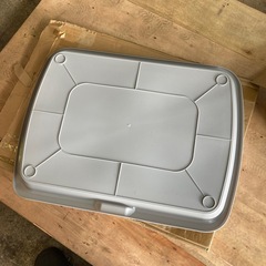 新品　ペットトイレレイー 65X50CM 大型犬トイレ トレイ ワイド 犬用 マーキングポール フチ付き トレーニング しつけ メッシュ しつけるウォールトレー ボックス屋内/屋外 高さ6.5CM グレイの画像