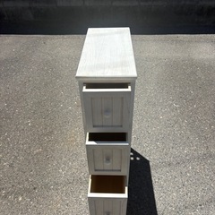 アンティ-ク風木製チェストの画像