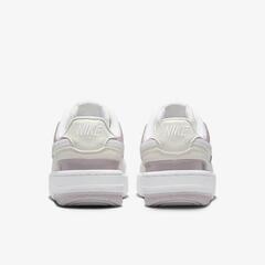 【新品】NIKE ガンマ フォース 24,5cmの画像