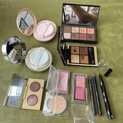 化粧品まとめ売りの画像