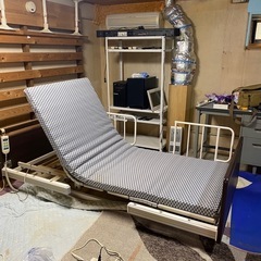 パラマウント電動ベッド 介護 療養の画像