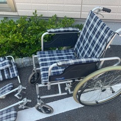 車椅子 アルミ製軽量 折り畳み式の画像