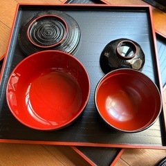ご飯4人分セット(お盆、蓋付きお茶碗、蓋付きお椀)の画像