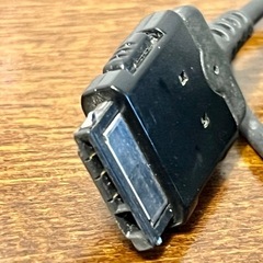 シャープ製ガラケー用充電器の画像