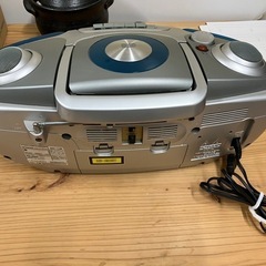 Y2507-619 HITACHI CDラジカセ CX-45J 2001年製 CD再生とAM/FMラジオのみ動作確認済み ※テープ再生不可 中古の画像