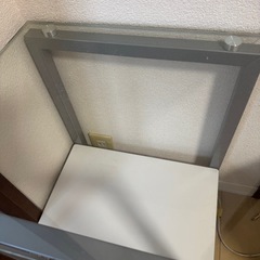 ガラスサイドテーブルの画像