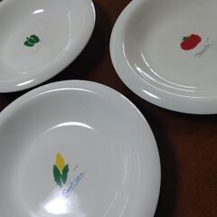 野菜の絵柄　プレート５枚の画像